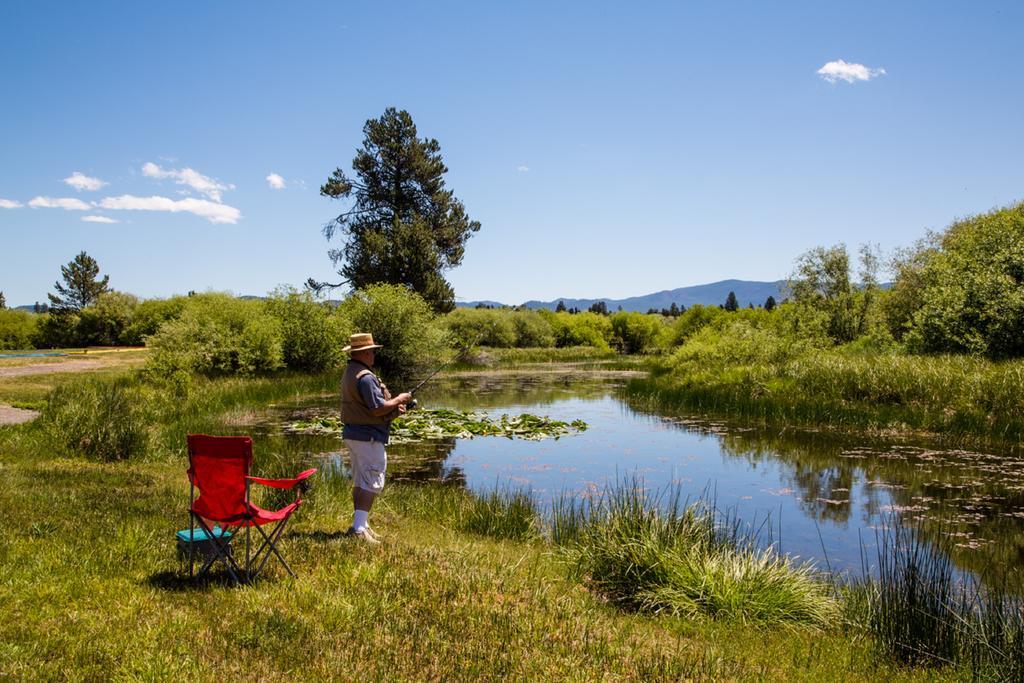 Bend-Sunriver Camping Resort Two-Bedroom Cabin 5 Exterior photo